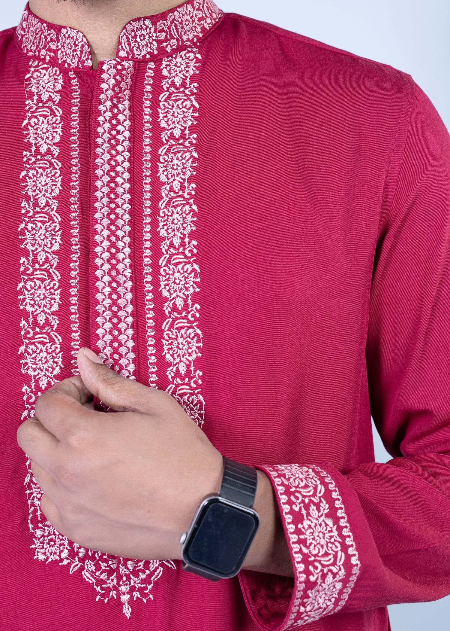 jandaq maroon color close front view