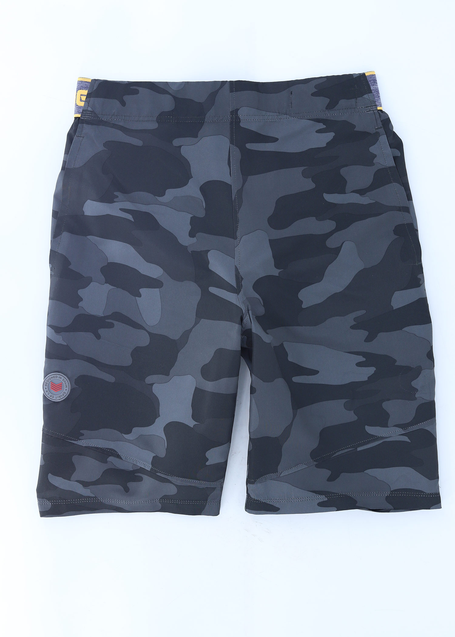 laridae ii short camo color front view