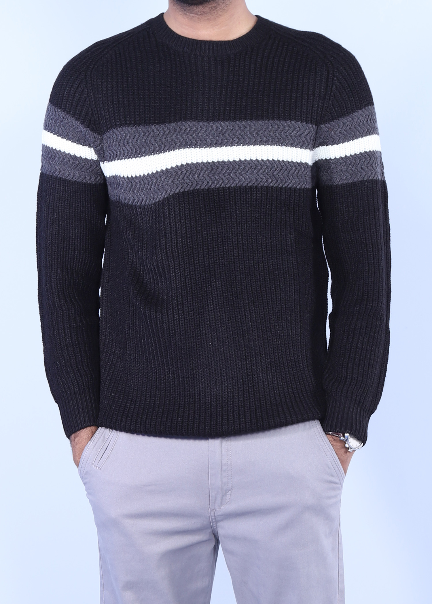 hillstar i sweater black color half front view