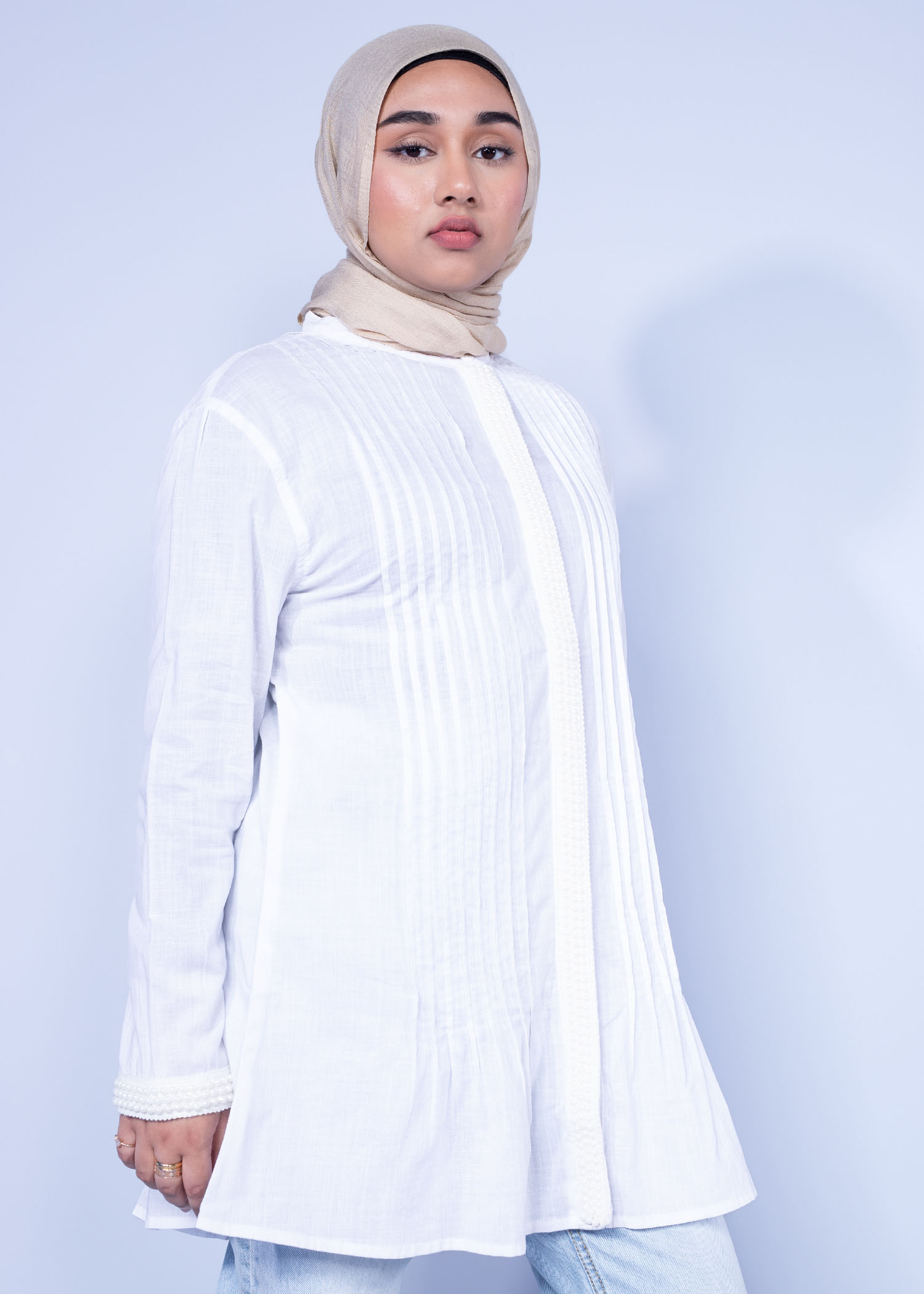 crateva ladies top white color half side view